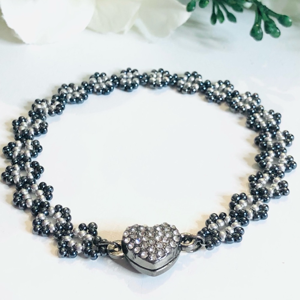 Gun Metal Gray Silver Bracelet minimalist thin Magnetic Heart Clasp NEW - Picture 1 of 6